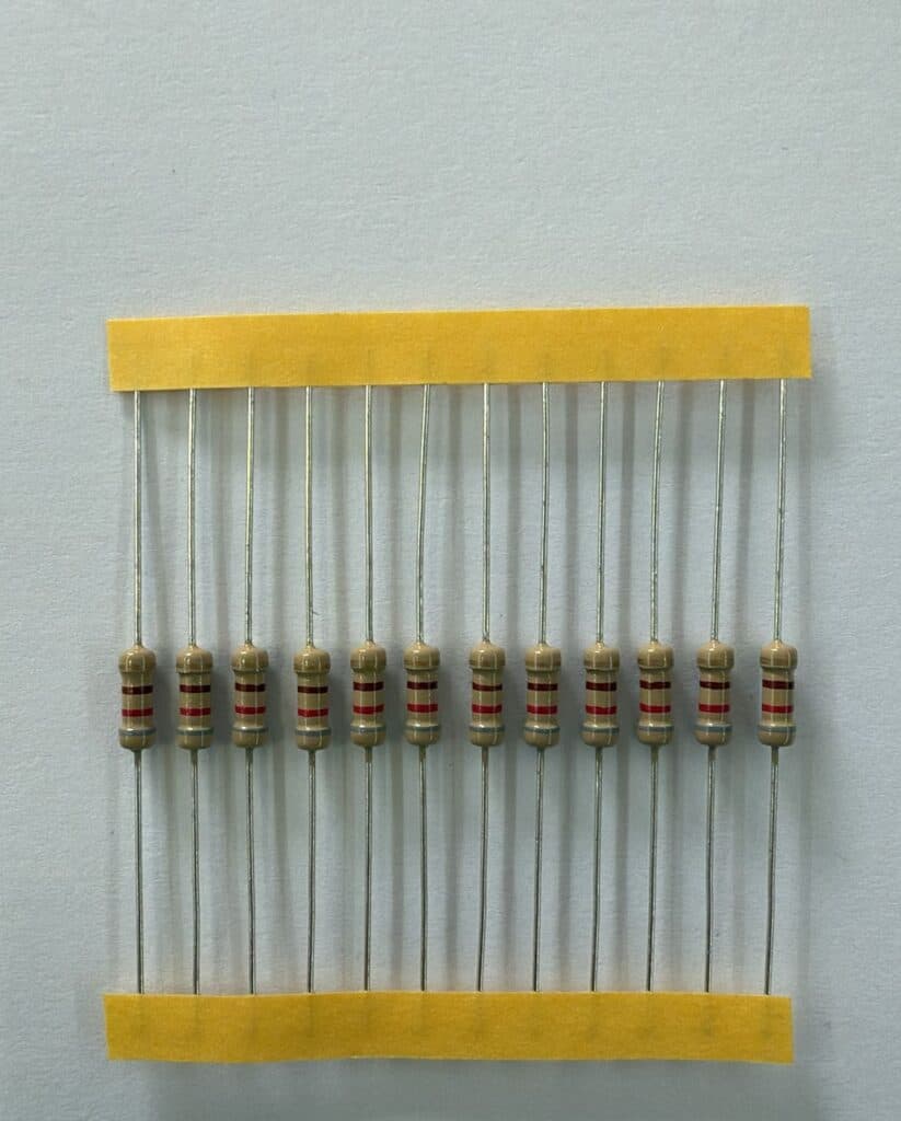 Resistance 820E 1/2W