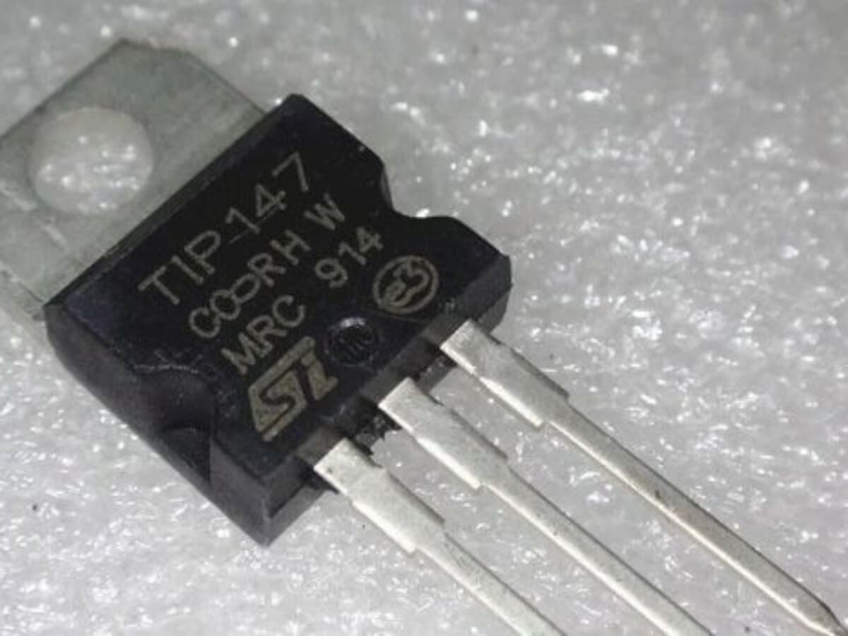 TIP147 Small Transistor